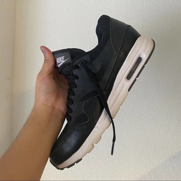 Womens Air Max 1 Ultra Essential 'Black' sz 8.5 - Picture 1 of 8